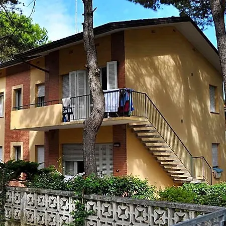 Hotel Flat In A With Garden In